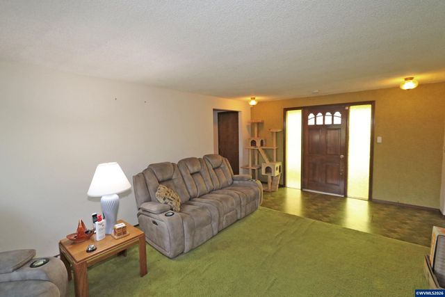 495 Buckboard Ct SE, Salem, OR 97317