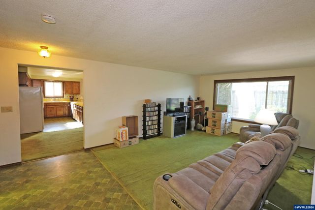 495 Buckboard Ct SE, Salem, OR 97317