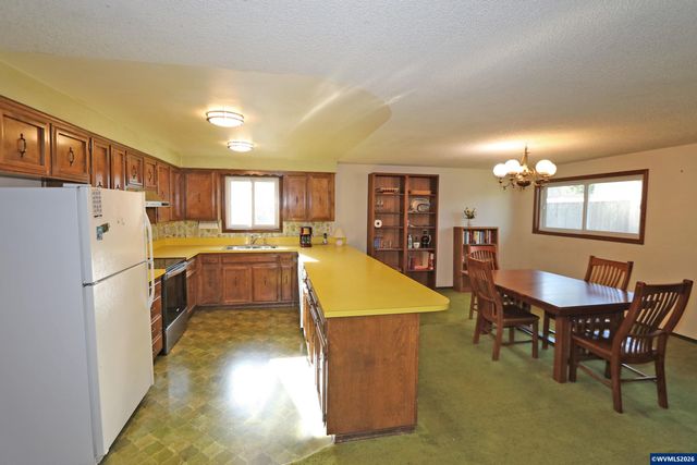 495 Buckboard Ct SE, Salem, OR 97317