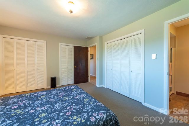 127 College Circle, Swannanoa, NC 28778