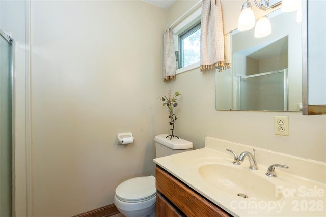 127 College Circle, Swannanoa, NC 28778