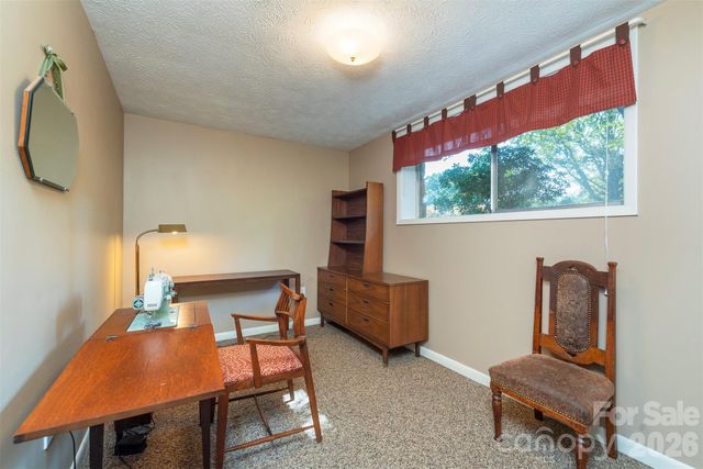 127 College Circle, Swannanoa, NC 28778