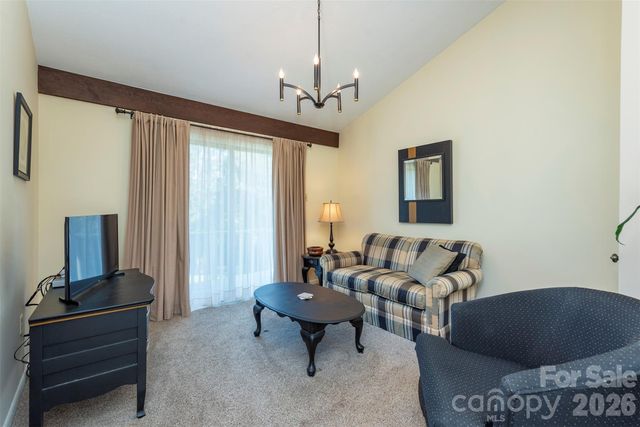 127 College Circle, Swannanoa, NC 28778