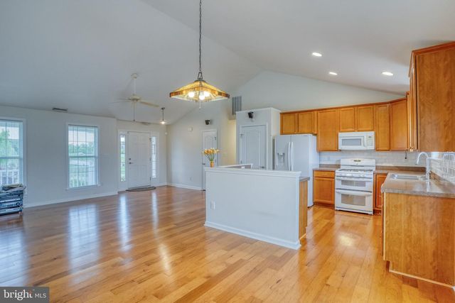 110 KINGSMILL DR, Felton, DE 19943