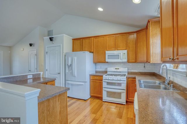 110 KINGSMILL DR, Felton, DE 19943
