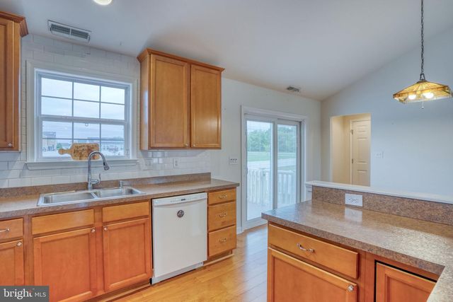 110 KINGSMILL DR, Felton, DE 19943