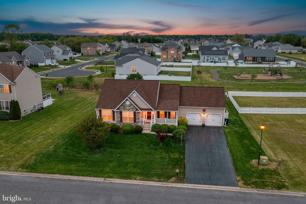 110 KINGSMILL DR, Felton, DE 19943