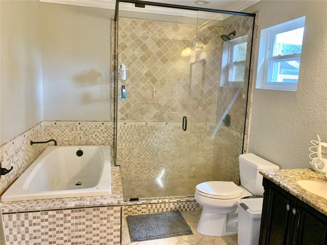 2219 NW 17TH AVENUE, Gainesville, FL 32605