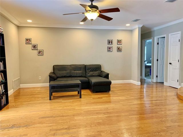 2219 NW 17TH AVENUE, Gainesville, FL 32605