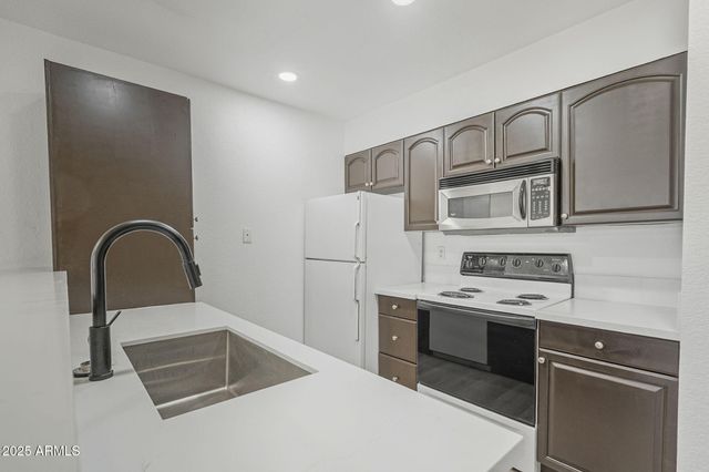 2301 E UNIVERSITY Drive 144, Mesa, AZ 85213