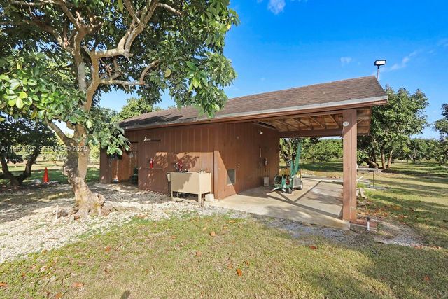 19285 SW 272nd St, Homestead, FL 33031