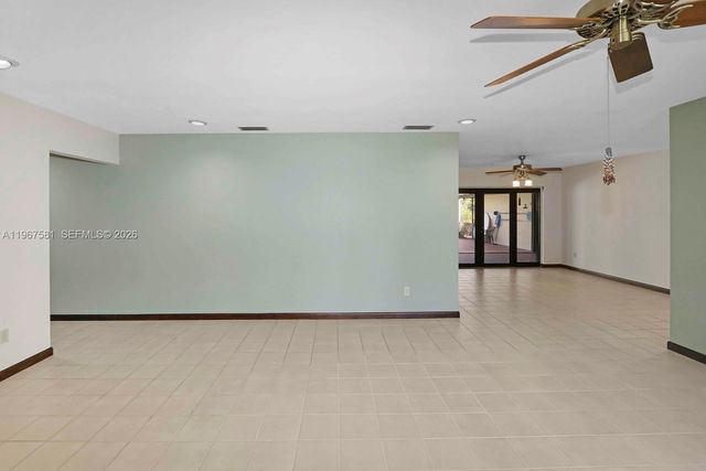 19285 SW 272nd St, Homestead, FL 33031