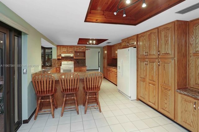 19285 SW 272nd St, Homestead, FL 33031