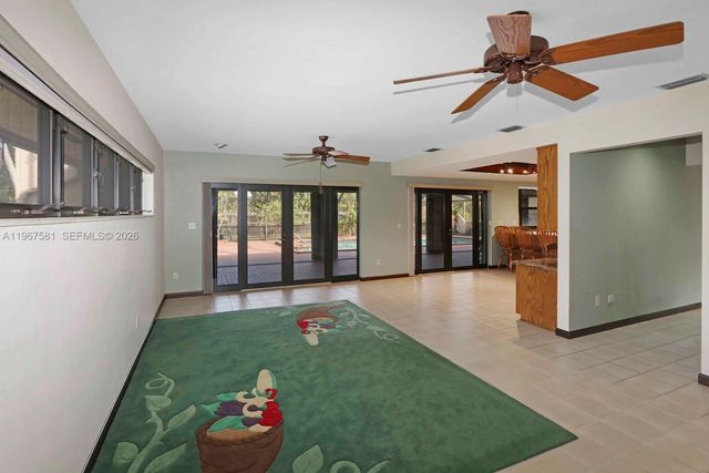 19285 SW 272nd St, Homestead, FL 33031