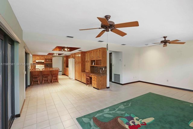 19285 SW 272nd St, Homestead, FL 33031