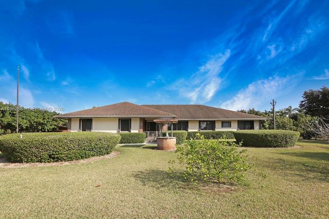 19285 SW 272nd St, Homestead, FL 33031