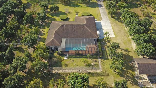 19285 SW 272nd St, Homestead, FL 33031