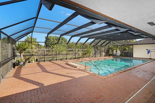 19285 SW 272nd St, Homestead, FL 33031