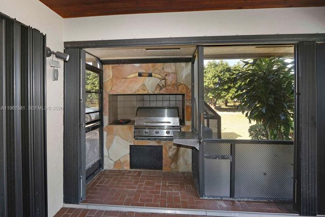 19285 SW 272nd St, Homestead, FL 33031