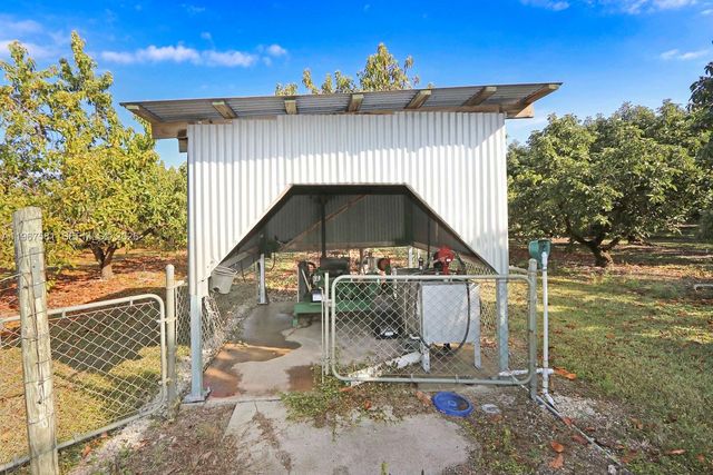 19285 SW 272nd St, Homestead, FL 33031