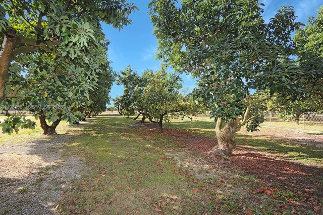 19285 SW 272nd St, Homestead, FL 33031