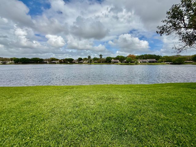 308 NW 97th Avenue, Plantation, FL 33324