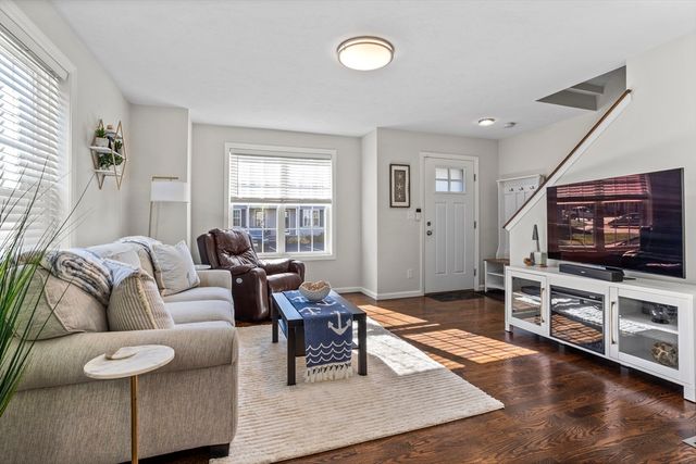 45 Riley Rd 45, Tyngsborough, MA 01879