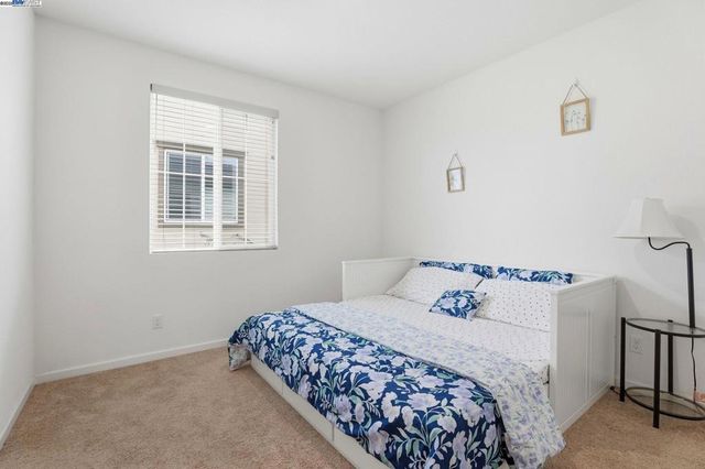 6623 Kittinger Ln, Tracy, CA 95377