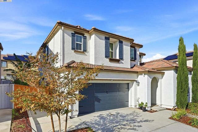 6623 Kittinger Ln, Tracy, CA 95377