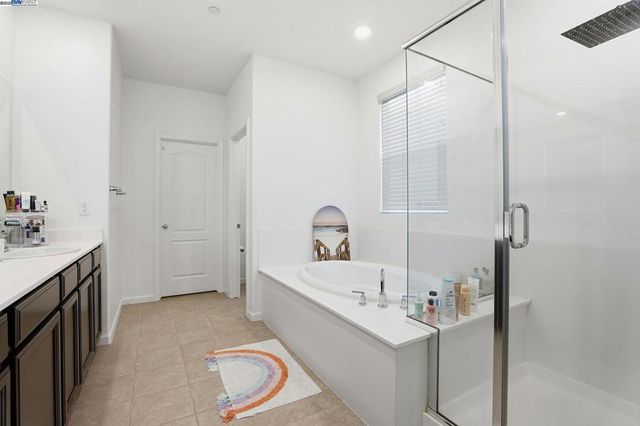 6623 Kittinger Ln, Tracy, CA 95377