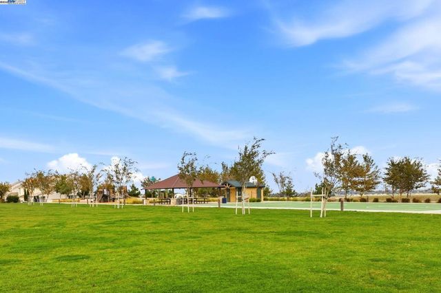 6623 Kittinger Ln, Tracy, CA 95377