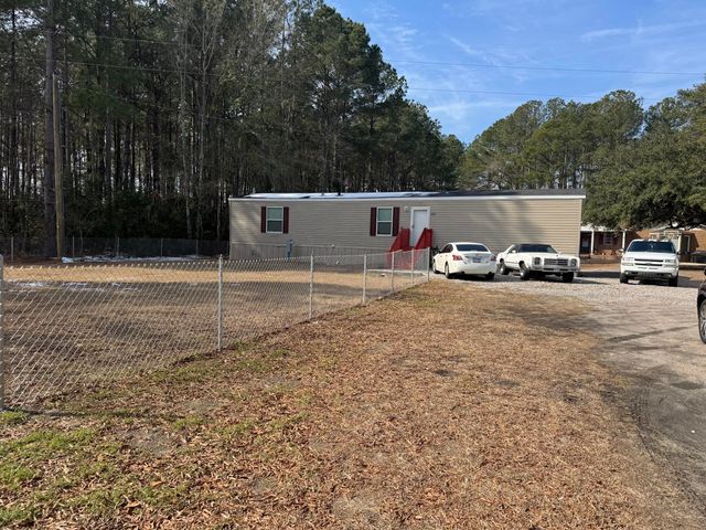 123 Chavis Lane, Moncks Corner, SC 29461