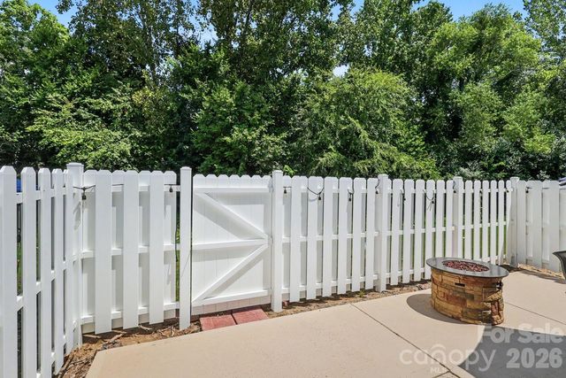 6614 Beverly Springs Drive, Charlotte, NC 28270
