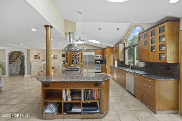 11 Lake Ontario Lane, Morganville, NJ 07751