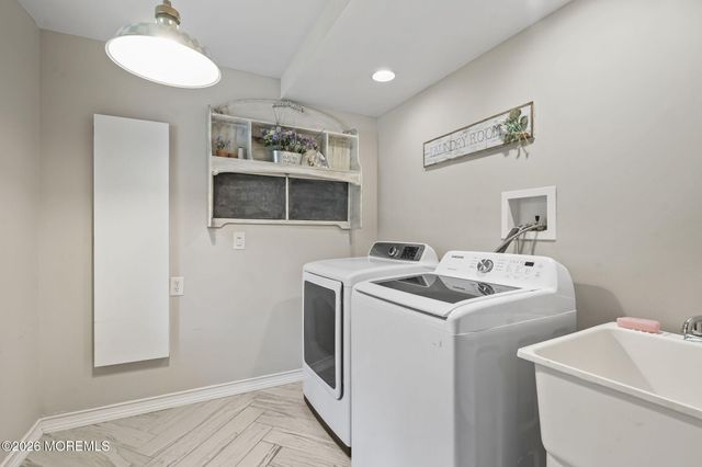 11 Lake Ontario Lane, Morganville, NJ 07751