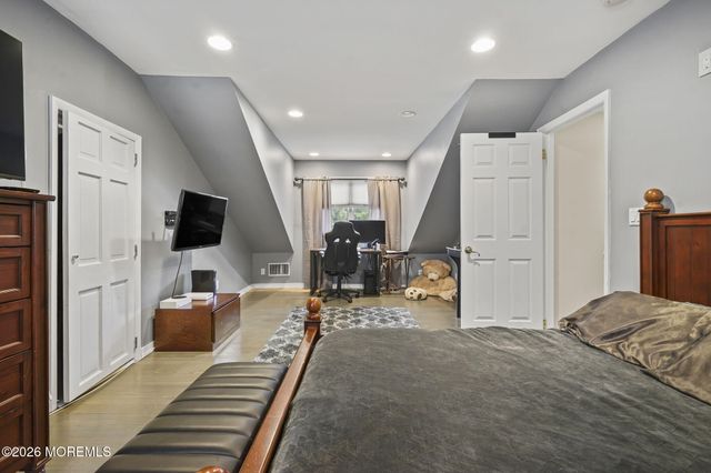 11 Lake Ontario Lane, Morganville, NJ 07751