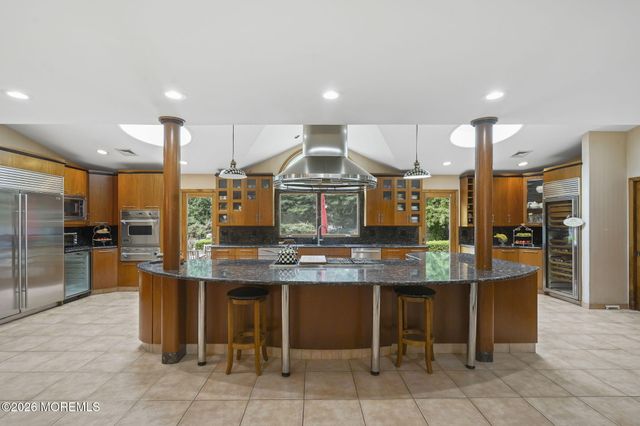 11 Lake Ontario Lane, Morganville, NJ 07751