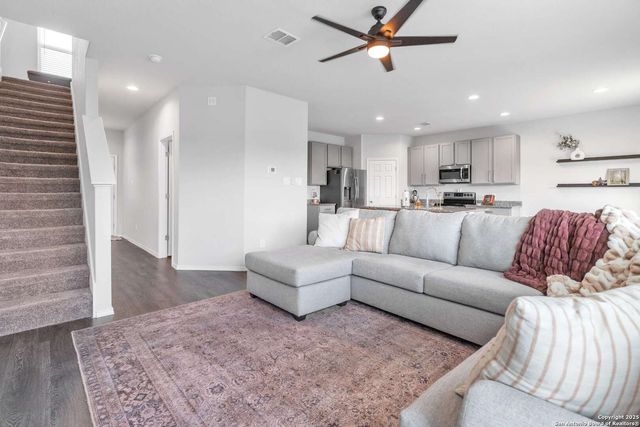 610 Pleasanton Way, San Antonio, TX 78221