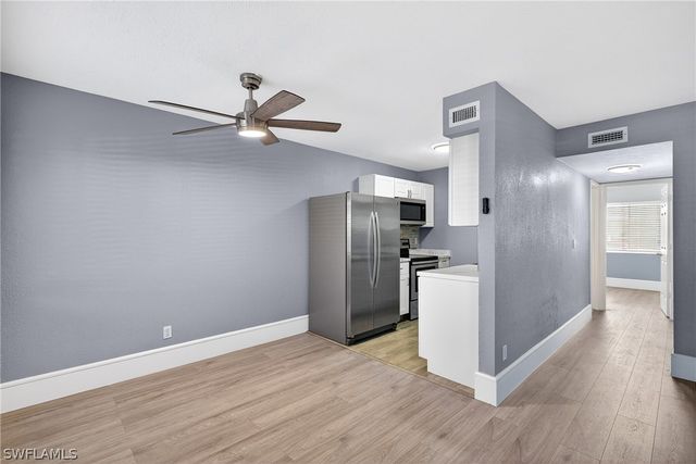 4617 Bayshore DR H4, Naples, FL 34112