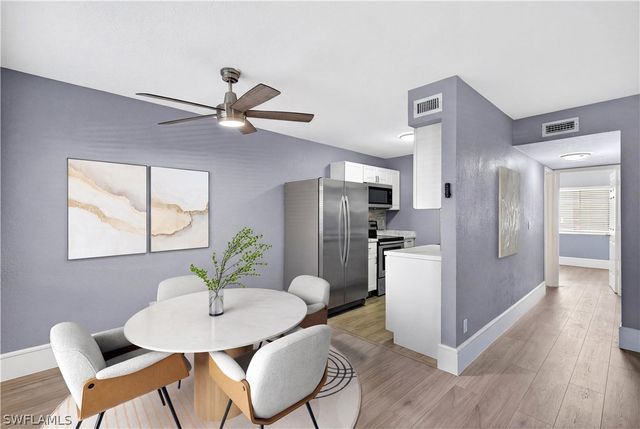 4617 Bayshore DR H4, Naples, FL 34112