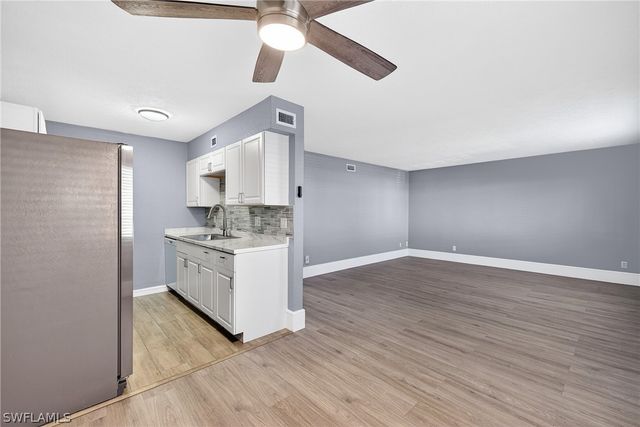 4617 Bayshore DR H4, Naples, FL 34112