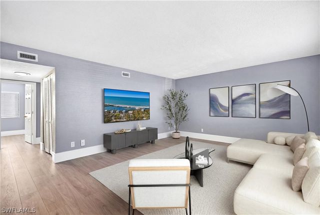 4617 Bayshore DR H4, Naples, FL 34112