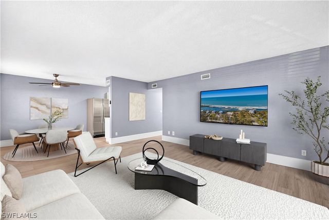 4617 Bayshore DR H4, Naples, FL 34112