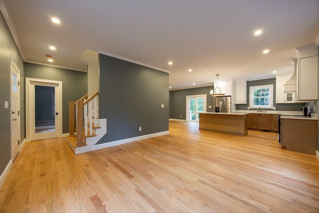 33 Azalea Road, Mansfield, MA 02048