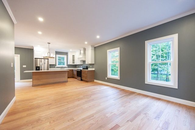 33 Azalea Road, Mansfield, MA 02048
