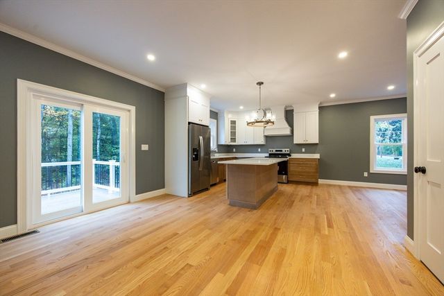 33 Azalea Road, Mansfield, MA 02048