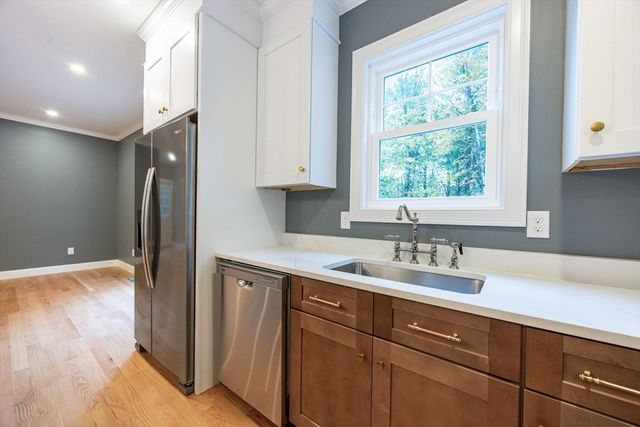 33 Azalea Road, Mansfield, MA 02048