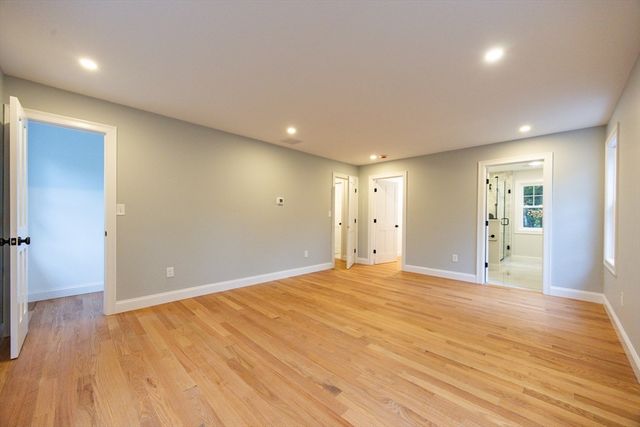 33 Azalea Road, Mansfield, MA 02048