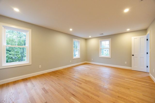 33 Azalea Road, Mansfield, MA 02048
