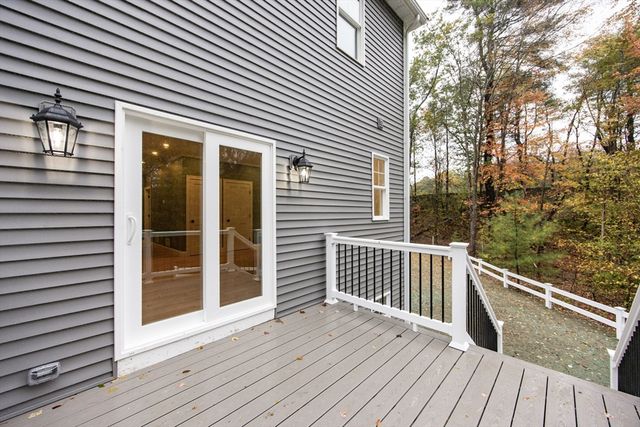 33 Azalea Road, Mansfield, MA 02048